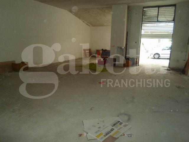 Locale Commerciale in affitto a Piedimonte, Nocera Inferiore