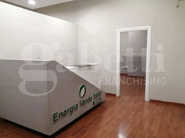 Locale Commerciale in affitto a Piedimonte, Nocera Inferiore