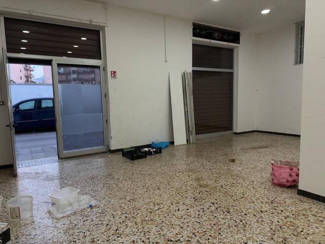 Locale Commerciale in affitto a San Clemente, Nocera Superiore