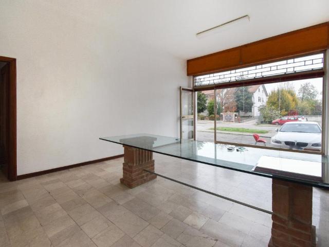 Locale Commerciale in affitto a Noceto, Reggio Emilia