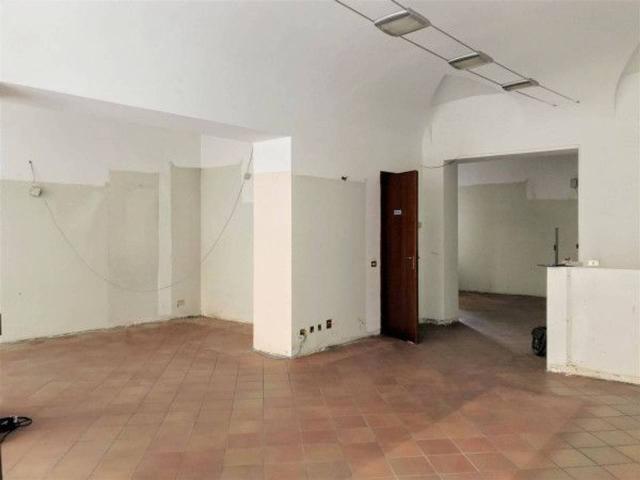 Locale Commerciale in affitto a Porta Mortara, Piemonte