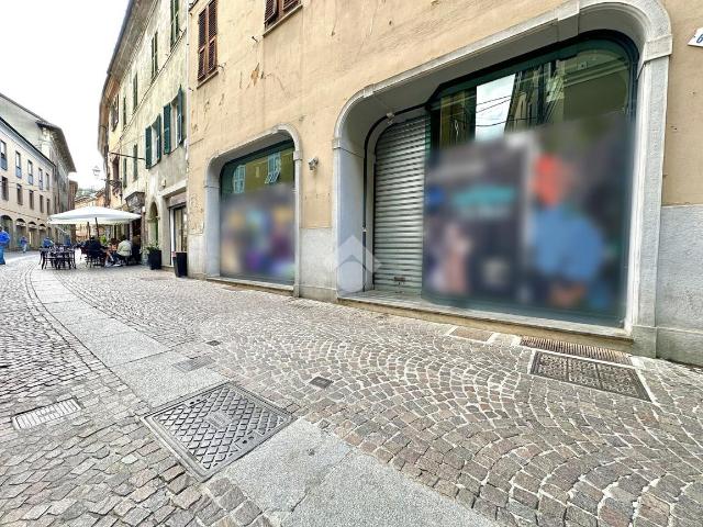 Locale Commerciale in affitto a Piemonte, Alessandria