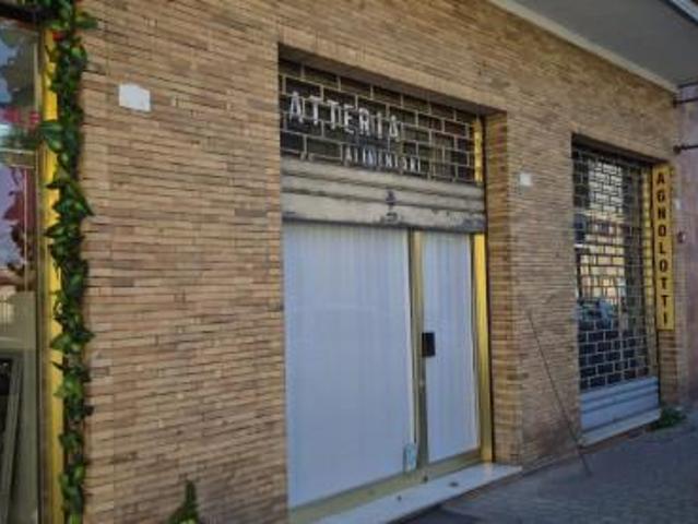 Locale Commerciale in affitto a Piemonte, Alessandria