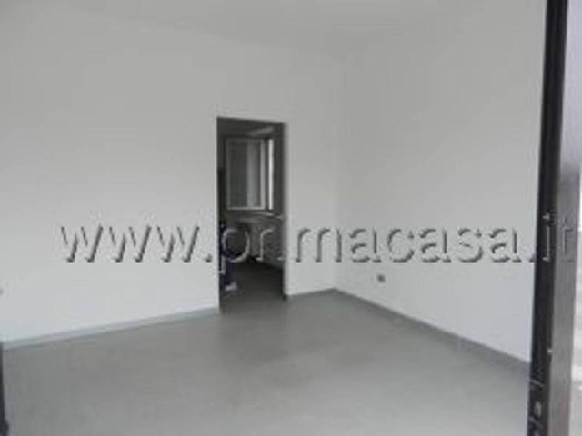 Locale Commerciale in affitto a Nuvolento, Lombardia