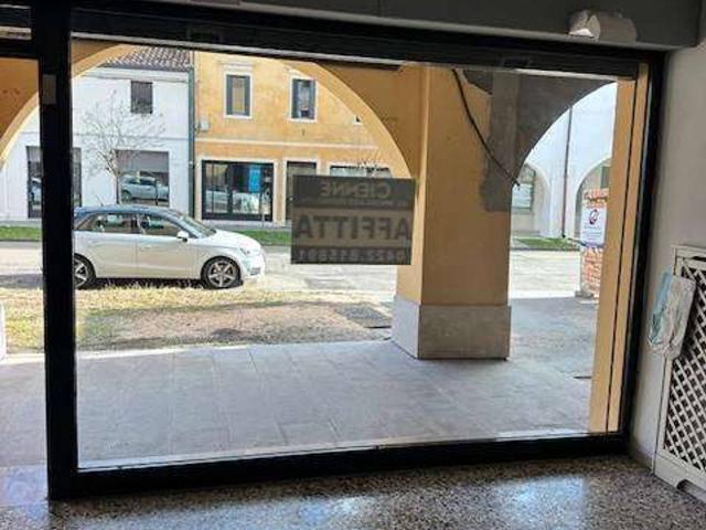 Locale Commerciale in affitto a Oderzo, Veneto