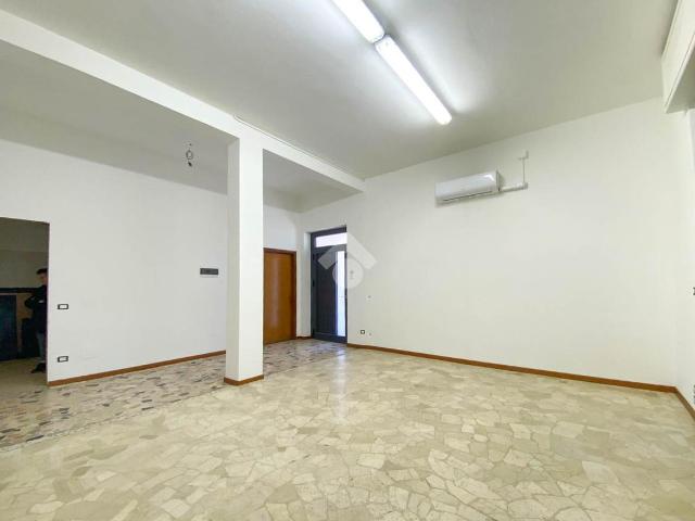 Locale Commerciale in affitto a Cagnatico, Odolo
