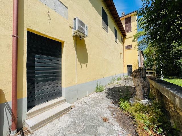 Locale Commerciale in affitto a Orte, Lazio