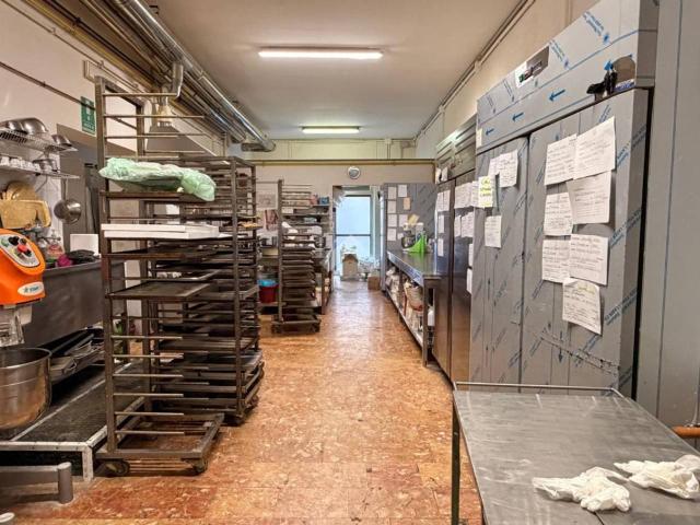 Locale Commerciale in affitto a Piemonte, Alessandria