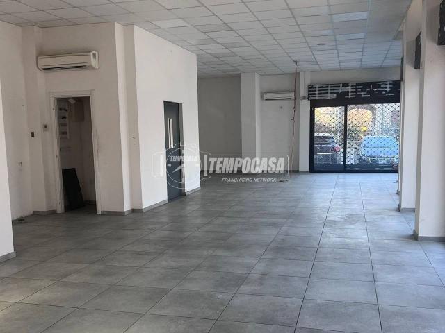 Locale Commerciale in affitto a Zona Omogenea Milano Nord, Paderno Dugnano