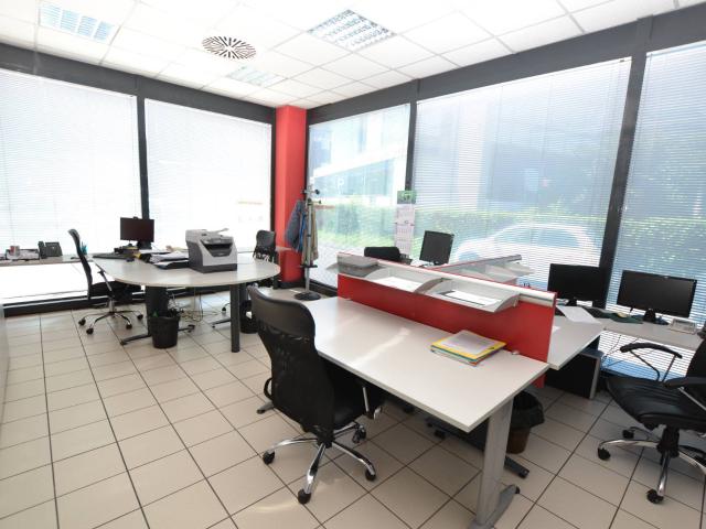 Locale Commerciale in affitto a Padova, Veneto