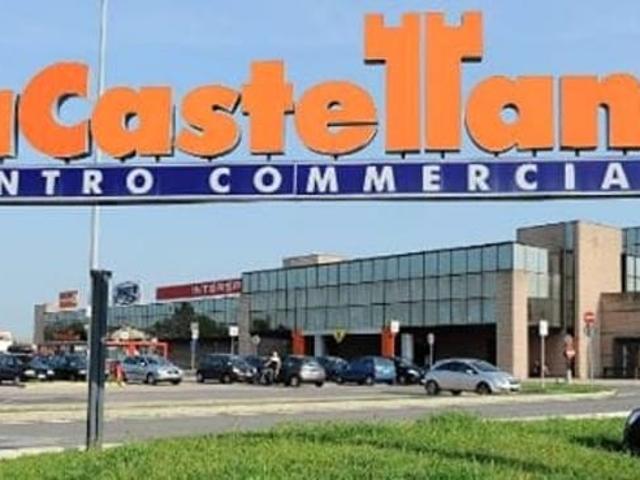 Locale Commerciale in affitto a Sovernigo, Paese