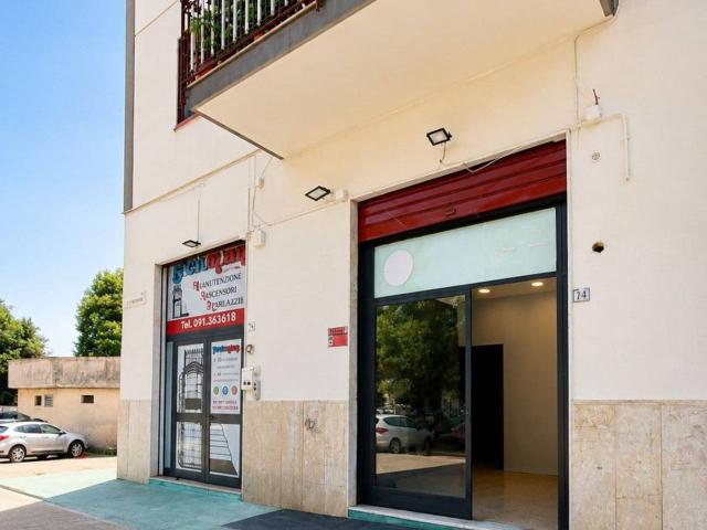 Locale Commerciale in affitto a I Circoscrizione, Palermo