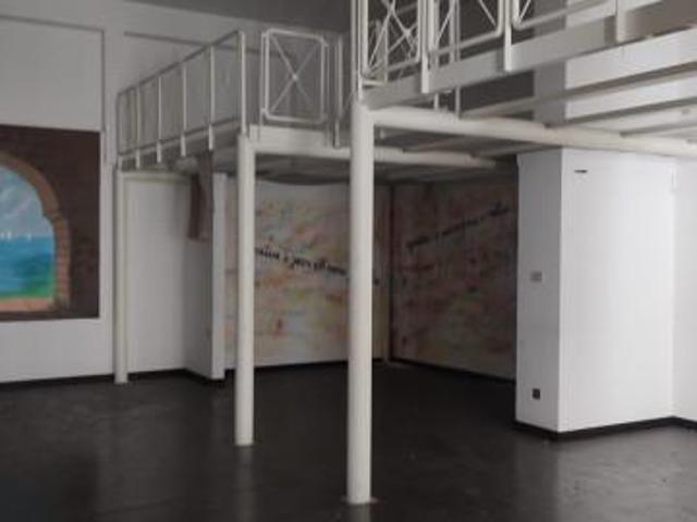 Locale Commerciale in affitto a VIII Circoscrizione, Palermo