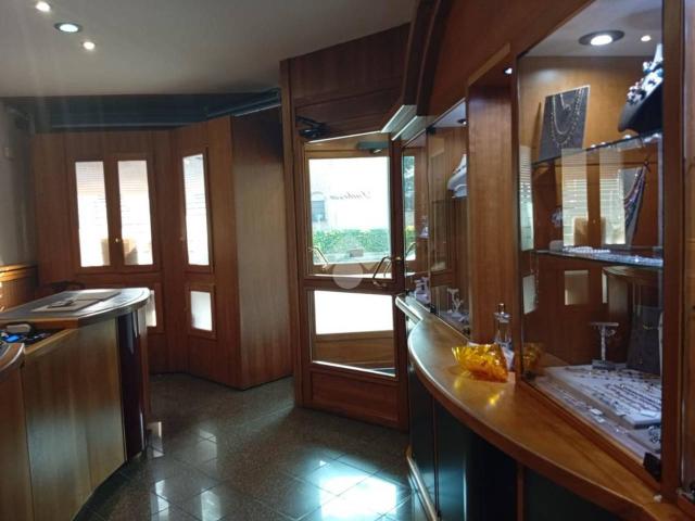 Locale Commerciale in affitto a Cittadella, Sorbolo
