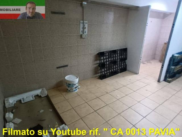 Locale Commerciale in affitto a Crosione, Pavia