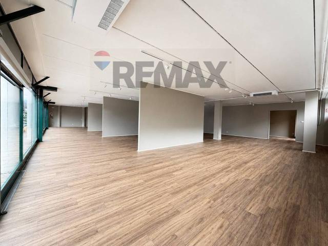 Locale Commerciale in affitto a Pedrengo, Lombardia