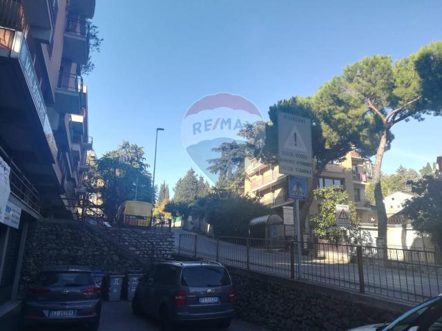 Locale Commerciale in affitto a Madonna Alta, Cenerente