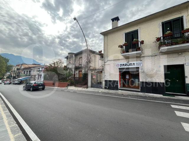 Locale Commerciale in affitto a Piedimonte Matese, Campania