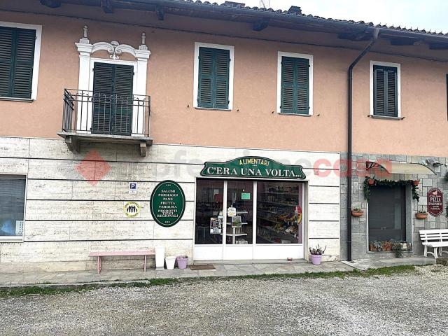 Locale Commerciale in affitto a Riva, Piemonte