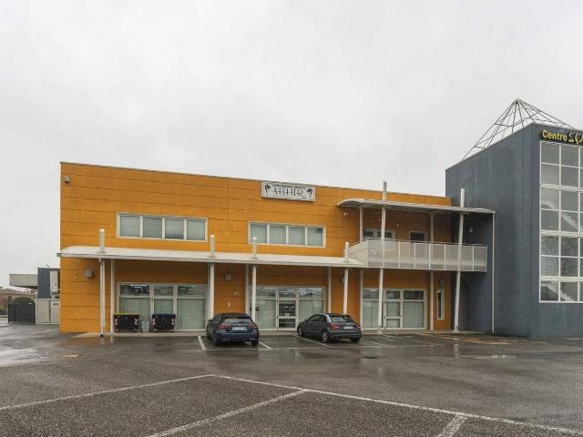Locale Commerciale in affitto a Unione Alto Ferrarese, Poggio Renatico