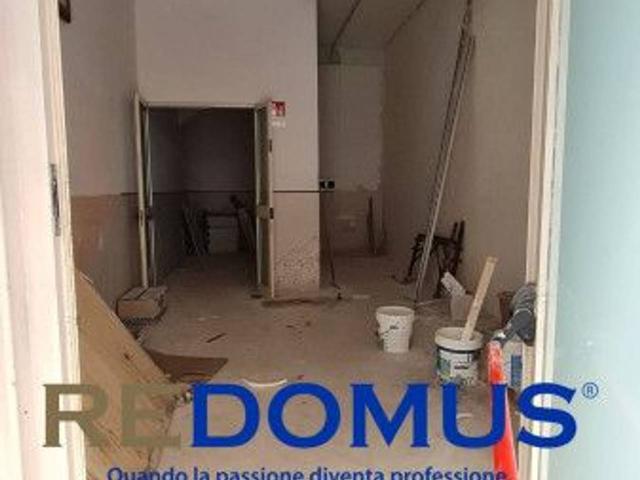 Locale Commerciale in affitto a Pomigliano D'arco, Campania