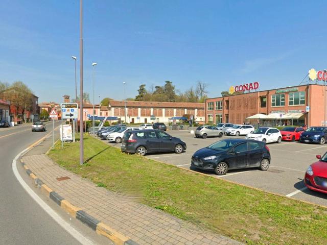 Locale Commerciale in affitto a Pontenure, Reggio Emilia
