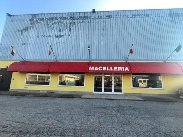 Locale Commerciale in affitto a Porto Viro, Veneto