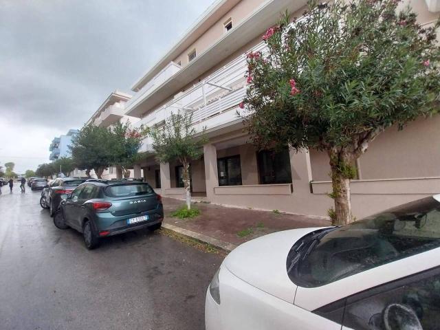 Locale Commerciale in affitto a Pozzallo, Sicilia