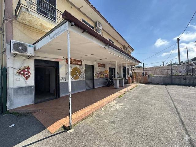 Locale Commerciale in affitto a Cigliano, Pozzuoli