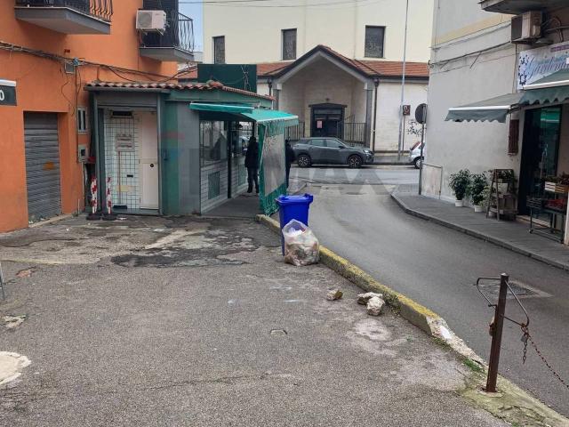 Locale Commerciale in affitto a Arco Felice, Pozzuoli