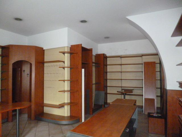 Locale Commerciale in affitto a Ragusa