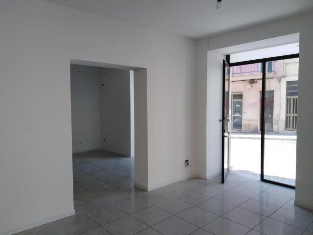 Locale Commerciale in affitto a Ragusa