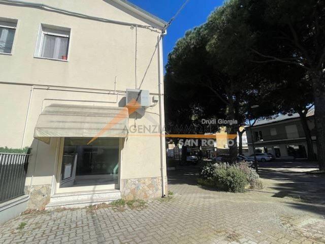 Locale Commerciale in affitto a Punta Marina Terme, Ravenna