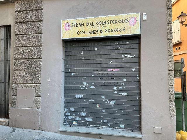 Locale Commerciale in affitto a San Prospero città, Re