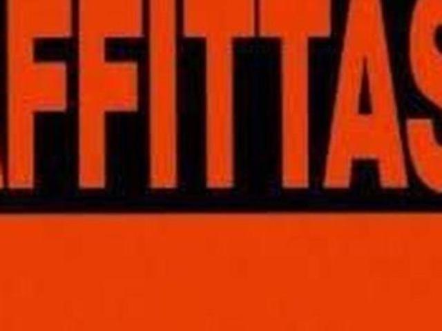 Locale Commerciale in affitto a Pratofontana, Re