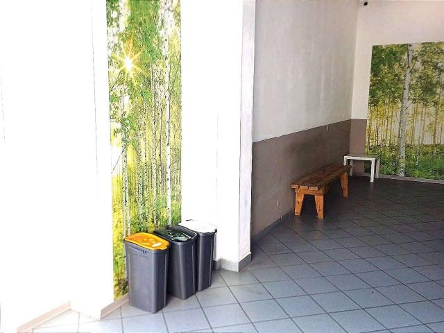 Locale Commerciale in affitto a Re, Reggio Emilia