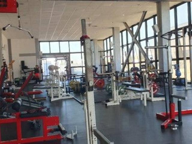 Locale Commerciale in affitto a Mancasale, Re