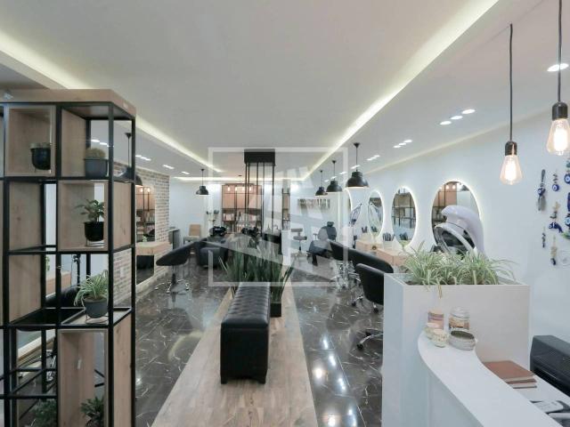 Locale Commerciale in affitto a Re, Reggio Emilia