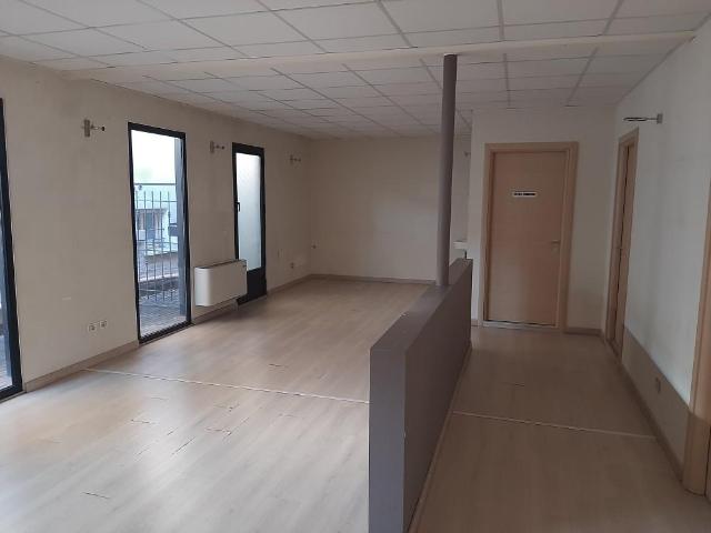 Locale Commerciale in affitto a Re, Reggio Emilia