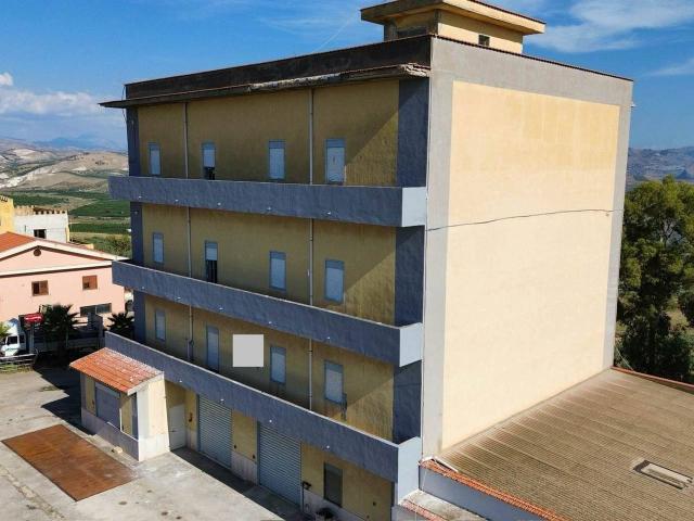 Locale Commerciale in affitto a Ribera, Sicilia