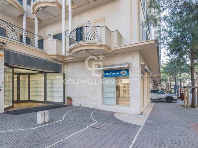 Locale Commerciale in affitto a Riccione, Reggio Emilia