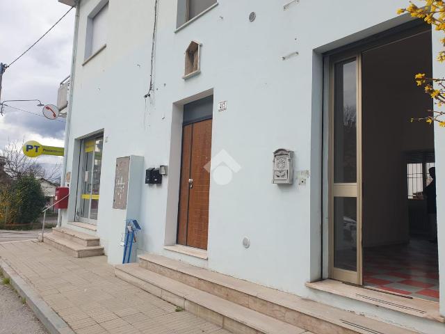 Locale Commerciale in affitto a Spadarolo, Rimini