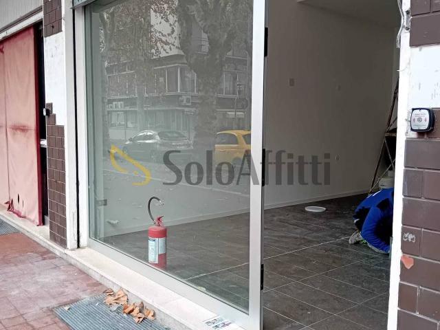 Locale Commerciale in affitto a Rimini, Reggio Emilia