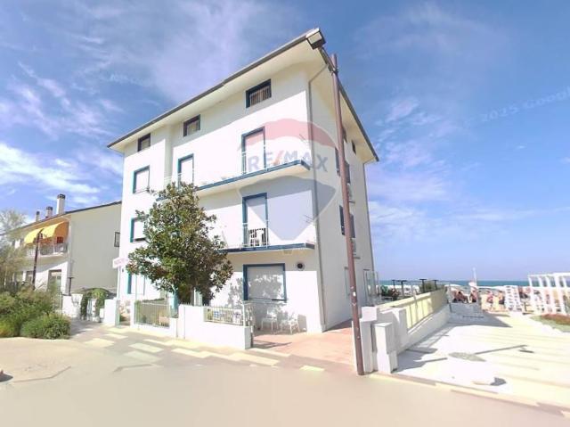 Locale Commerciale in affitto a Rimini, Reggio Emilia