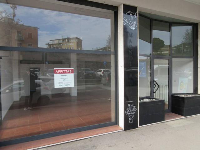 Locale Commerciale in affitto a San Giuliano, Rimini