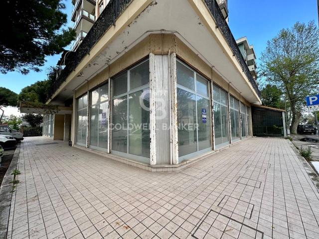 Locale Commerciale in affitto a Rimini, Reggio Emilia