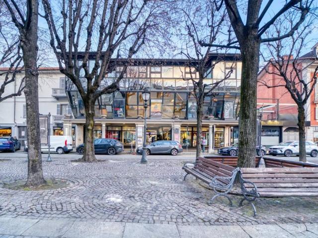 Locale Commerciale in affitto a Piemonte, Torino