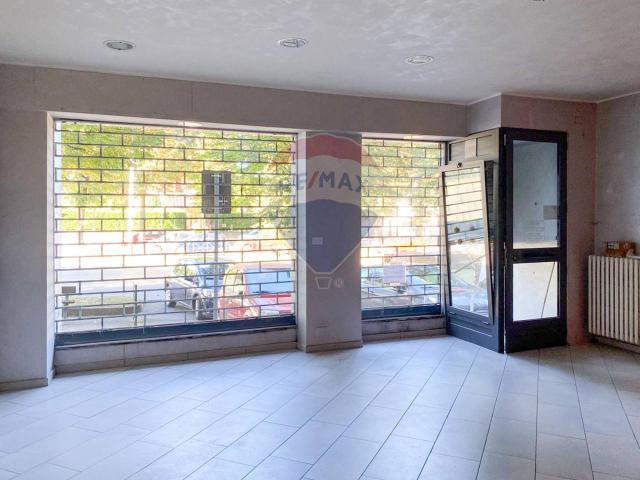 Locale Commerciale in affitto a Piemonte, Torino