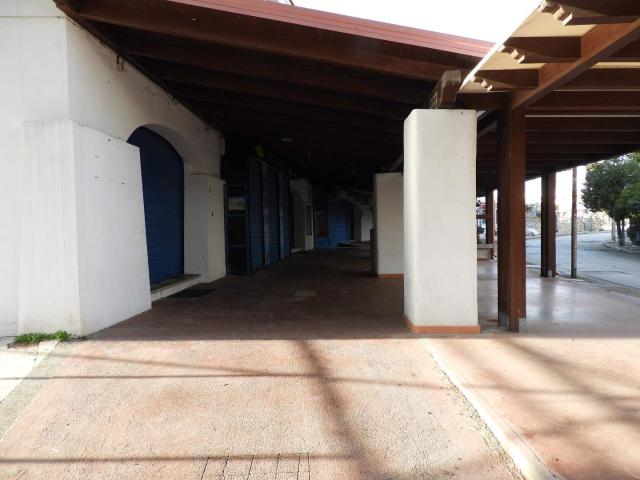 Locale Commerciale in affitto a Puglia, Foggia
