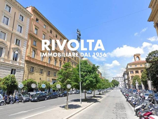 Locale Commerciale in affitto a Municipio Roma I, Roma Capitale